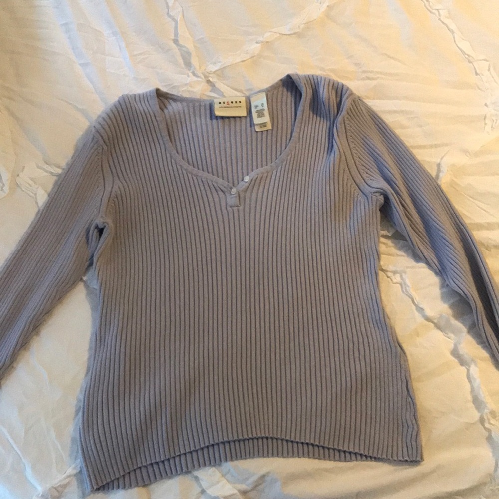 Long sleeve light sweater